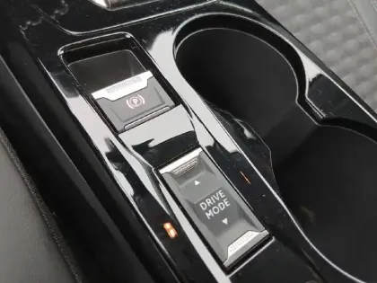 Photo 14 Peugeot 208  Electrique 50 kWh 136ch