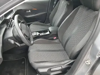 Photo 10 Peugeot 208  Electrique 50 kWh 136ch