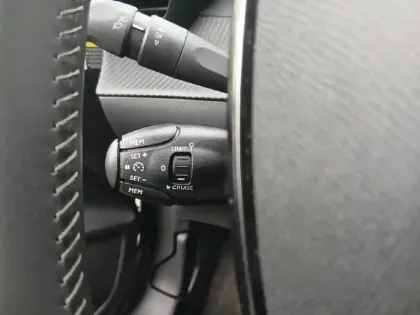 Photo 23 Peugeot 208  Electrique 50 kWh 136ch