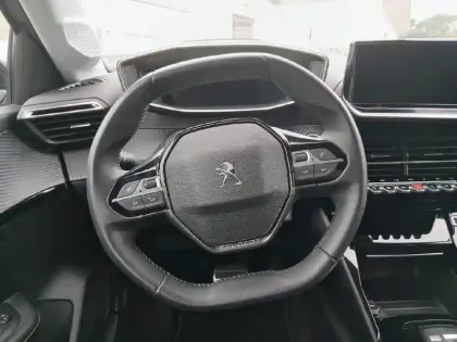 Photo 8 Peugeot 208  Electrique 50 kWh 136ch