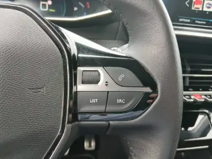 Photo 21 Peugeot 208  Electrique 50 kWh 136ch