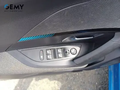 Photo 11 Peugeot 2008  Electrique 136 ch