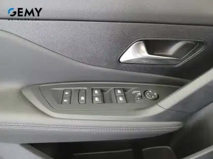 Photo 15 Peugeot 308  Electrique 54 kWh 156ch