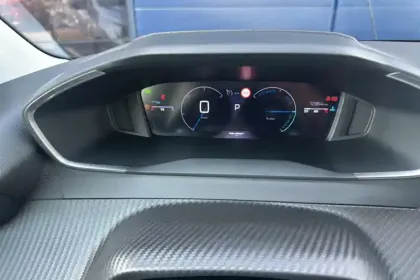 Photo 27 Peugeot 208  Hybrid 110 ch e-DCS6
