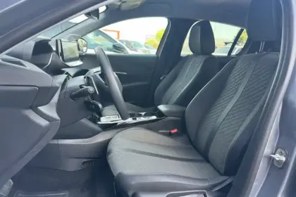 Photo 9 Peugeot 208  Hybrid 110 ch e-DCS6