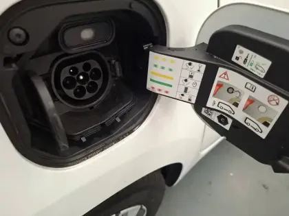 Photo 14 Renault Twingo  III E-Tech