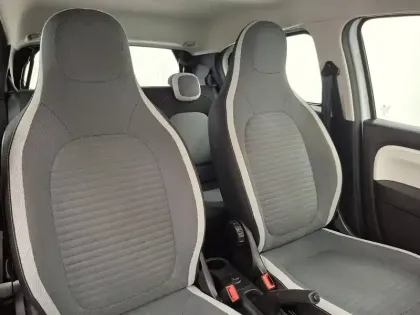 Photo 27 Renault Twingo  III E-Tech
