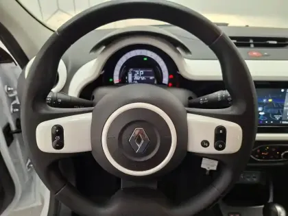 Photo 31 Renault Twingo  III E-Tech