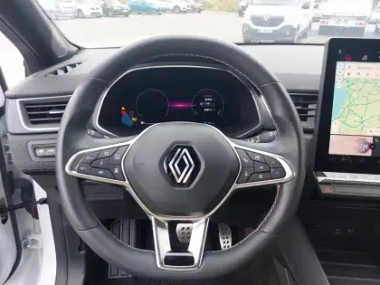 Photo 10 Renault Captur  E-Tech full hybrid 145 ch