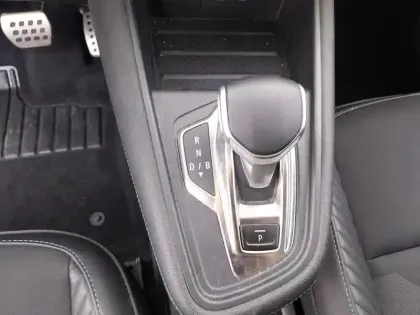 Photo 12 Renault Captur  E-Tech full hybrid 145 ch