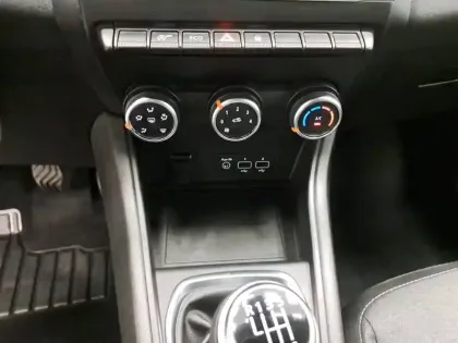Photo 37 Renault Captur  TCe 100 GPL - 21