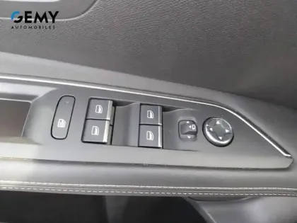 Photo 15 Peugeot 3008  Hybrid 225 e-EAT8
