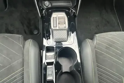 Photo 14 Peugeot 2008  Hybrid 145 e-DCS6