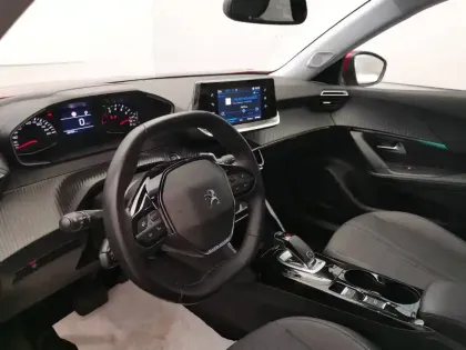 Photo 26 Peugeot 2008  PureTech 130 S&S EAT8
