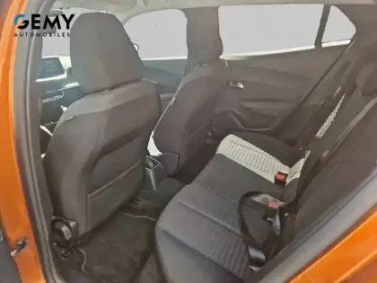 Photo 9 Peugeot 2008  PureTech 100 S&S BVM6