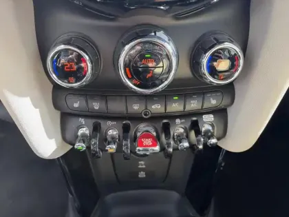 Photo 11 Mini Mini  5 Portes Cooper 136ch Edition Premium Plus BVA7