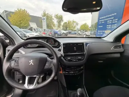 Photo 13 Peugeot 2008  1.5 BlueHDi 100ch E6.c Signature S&S BVM5 86g
