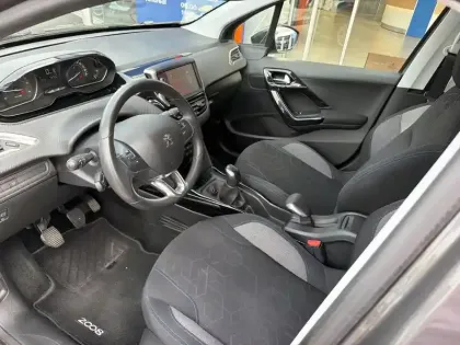 Photo 9 Peugeot 2008  1.5 BlueHDi 100ch E6.c Signature S&S BVM5 86g