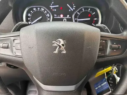 Photo 11 Peugeot Expert  Fg M 2.0 BlueHDi 145ch