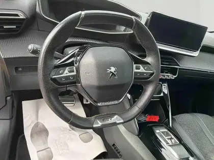 Photo 11 Peugeot 208  e- 136ch GT
