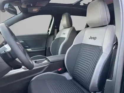 Photo 8 Jeep Compass  1.2 Turbo T3 145ch e-Hybrid First Edition BVR6