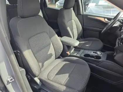 Photo 10 Ford Kuga  2.5 Duratec 190ch FHEV Titanium BVA i-AWD 4X4