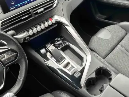 Photo 14 Peugeot 3008  1.6 PureTech 180ch S&S GT Line EAT8