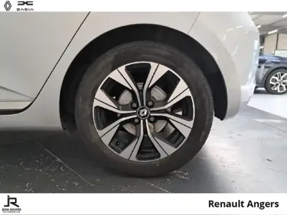 Photo 7 Renault Clio  1.6 E-Tech hybride 145ch Equilibre