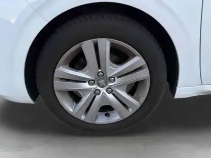 Photo 9 Peugeot 208  1.2 PureTech 82ch Style 5p