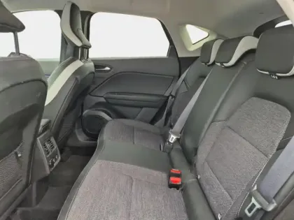 Photo 10 Renault Captur  1.6 E-Tech hybride 145ch Techno