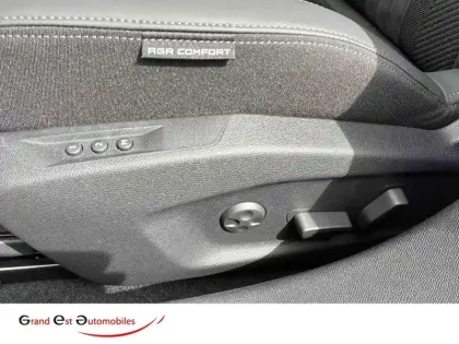 Photo 14 Peugeot 408  Hybrid 145ch GT e-DCS6