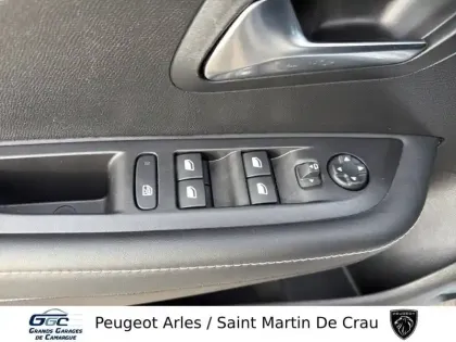 Photo 11 Peugeot 208  PureTech 100 S&S BVM6