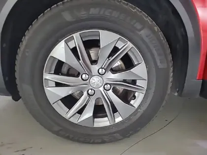 Photo 12 Peugeot 2008  PureTech 100 S&S BVM6