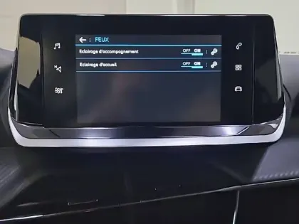Photo 22 Peugeot 2008  PureTech 100 S&S BVM6