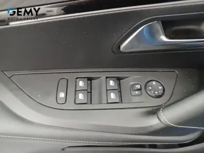 Photo 11 Peugeot 2008  Electrique 136 ch