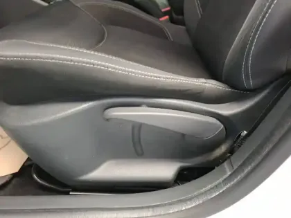 Photo 39 Renault Clio  dCi 90 Energy 82g