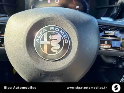 Photo 20 Alfa Romeo Junior  1.2 Ibrida 145 ch e-DCT6