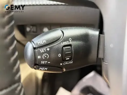 Photo 11 Peugeot 208  Electrique 50 kWh 136ch