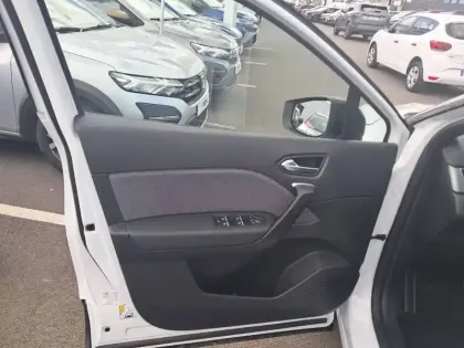 Photo 10 Renault Captur  E-Tech full hybrid 160 ch