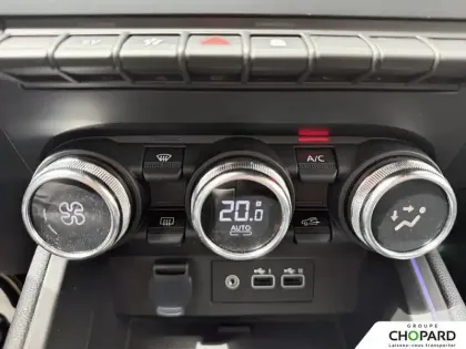 Photo 13 Renault Clio  E-Tech full hybrid 145