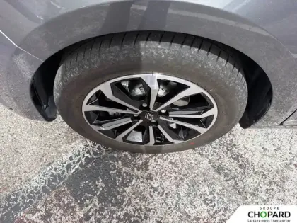 Photo 11 Renault Clio  E-Tech full hybrid 145