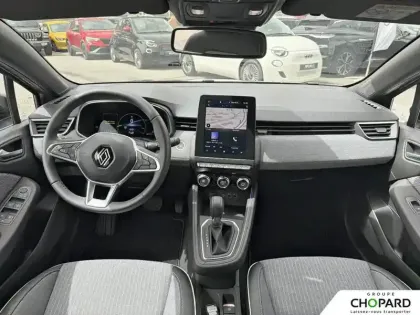 Photo 14 Renault Clio  E-Tech full hybrid 145