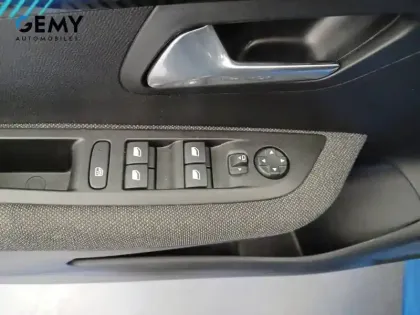 Photo 11 Peugeot 208  Electrique 50 kWh 136ch