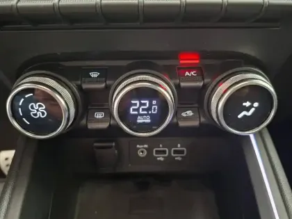 Photo 41 Renault Clio  Blue dCi 115