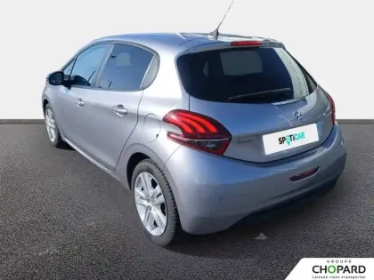 Photo 6 Peugeot 208  PureTech 82ch S&S BVM5 6.2 Evap