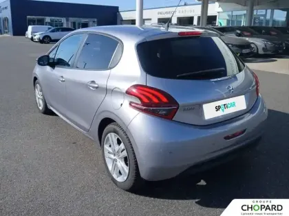 Photo 29 Peugeot 208  PureTech 82ch S&S BVM5 6.2 Evap