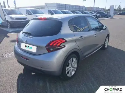 Photo 25 Peugeot 208  PureTech 82ch S&S BVM5 6.2 Evap