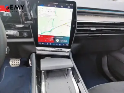 Photo 17 Renault Rafale  E-Tech 4x4 300