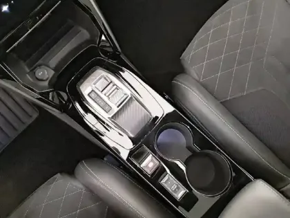 Photo 21 Peugeot 2008  PureTech 130 S&S EAT8