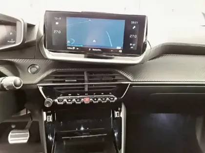Photo 20 Peugeot 2008  PureTech 130 S&S EAT8